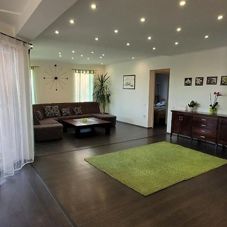 Ferienhaus Judit Alsoors Bagian luar foto