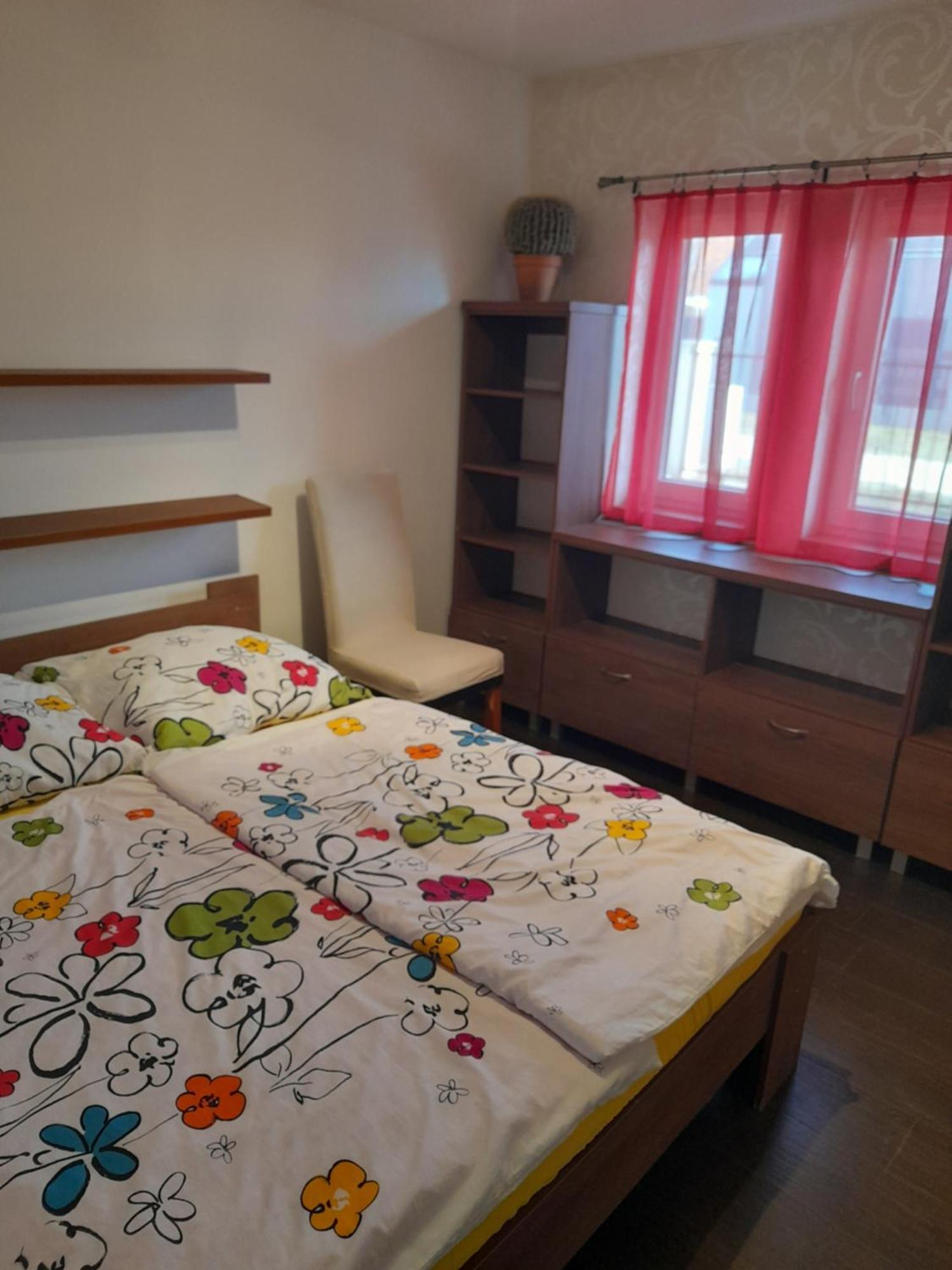 Ferienhaus Judit Alsoors Bagian luar foto